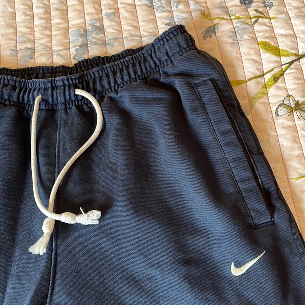 Navy blue NIKE DRI-FIT Standard Issue Sweatpants